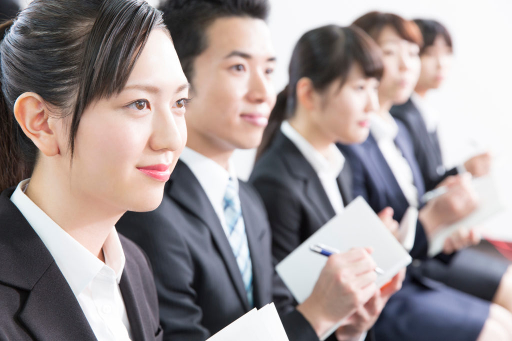 研修に取り組む様子